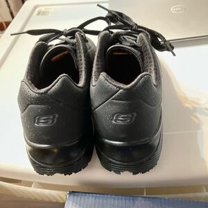 Sketchers women’s black sneaker